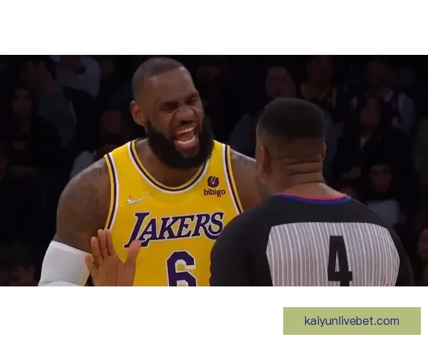 东契奇模仿詹姆斯晒打高尔夫动态 展现休闲时光与运动魅力